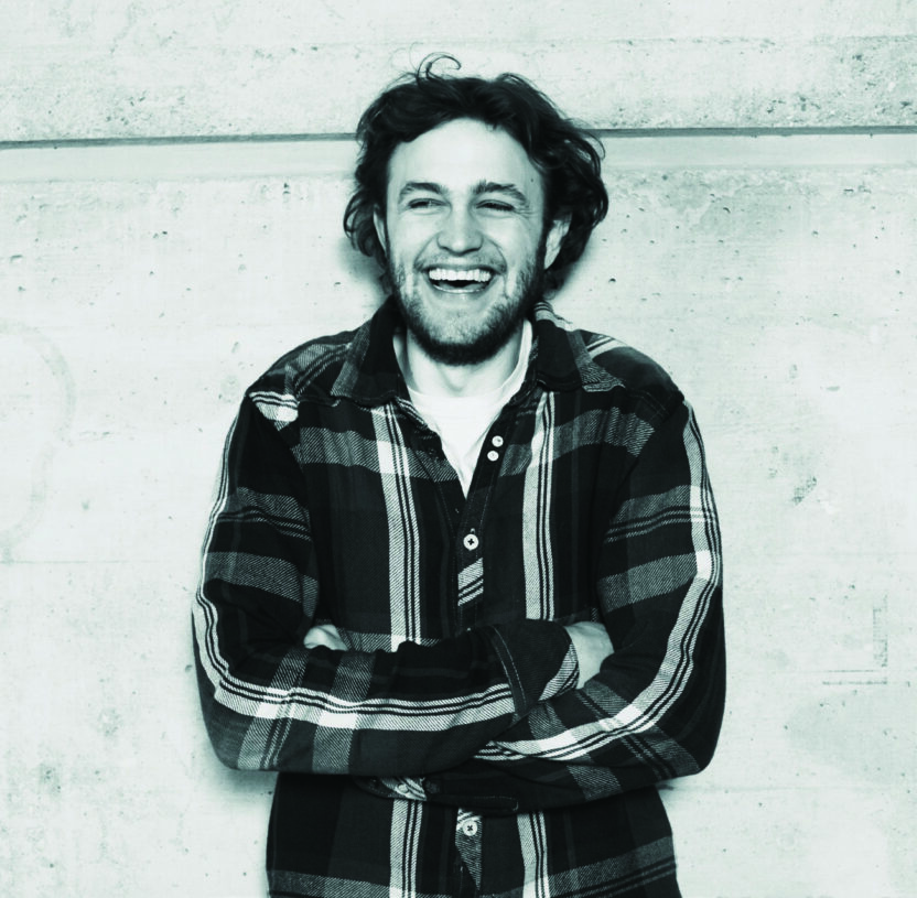 기계 팔 ‘파눅’과 함께 21세기 공예를 개척한다 디르크 판 데르 코이 (Dirk van der Kooij) 1 140128000006466 O