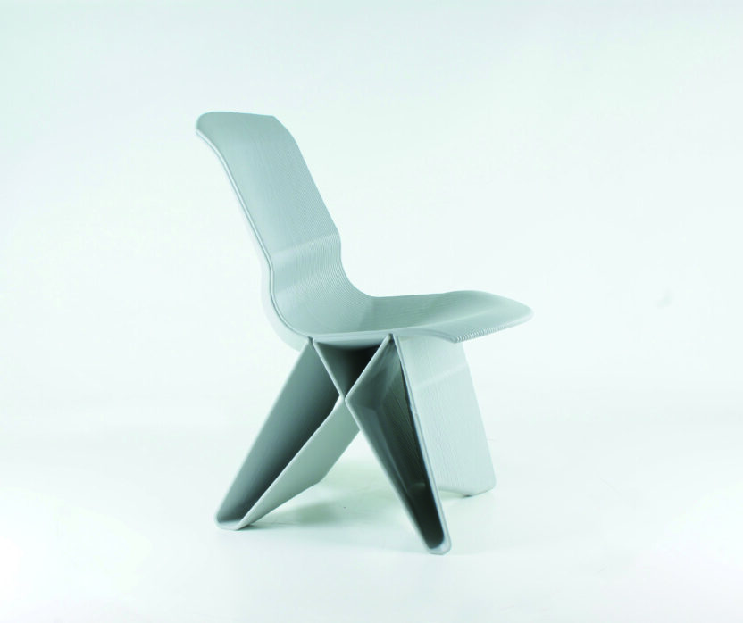 기계 팔 ‘파눅’과 함께 21세기 공예를 개척한다 디르크 판 데르 코이 (Dirk van der Kooij) 2 140128000006467 O