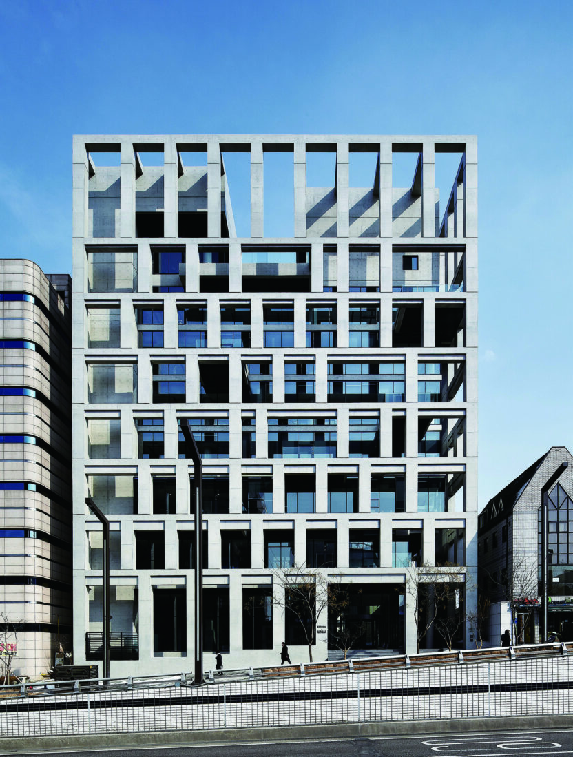 산업적 공예를 디자인하는 건축가 김찬중 10 140828000000933 O