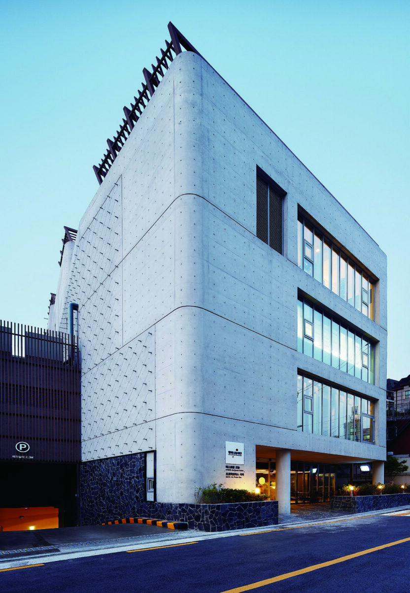 산업적 공예를 디자인하는 건축가 김찬중 11 140828000000934 O