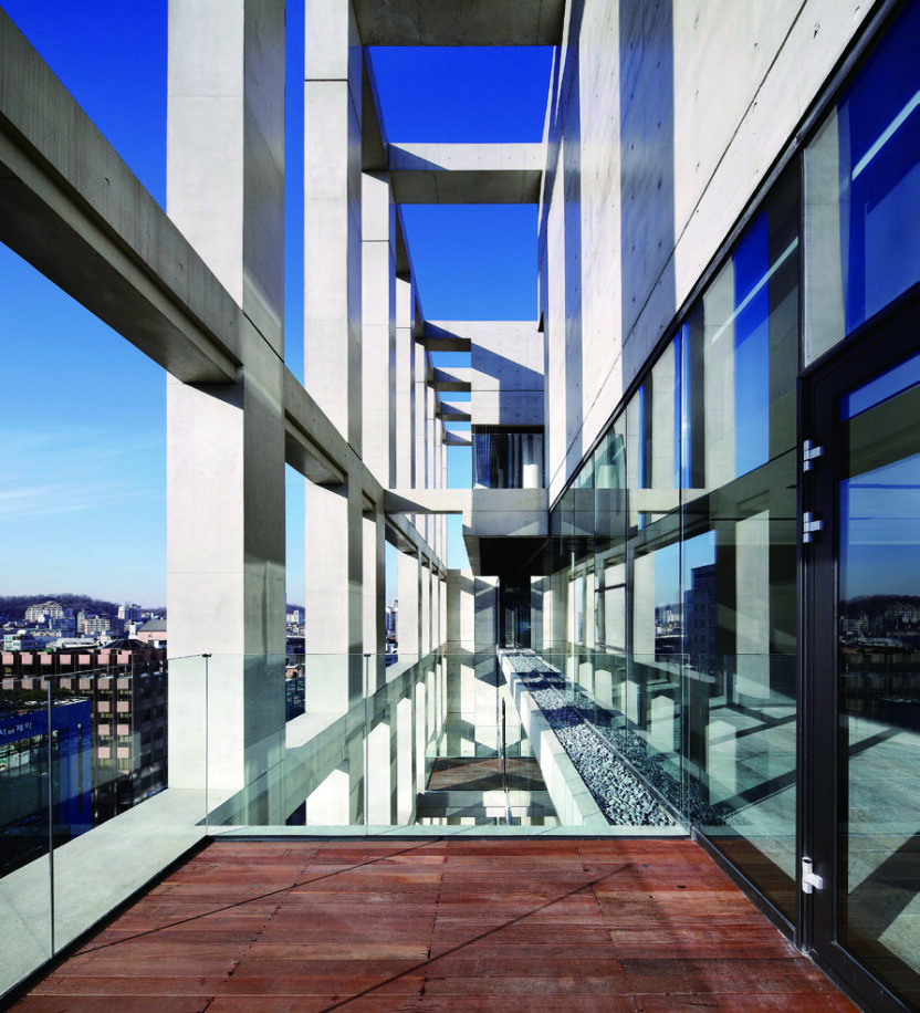 산업적 공예를 디자인하는 건축가 김찬중 9 140828000000935 O