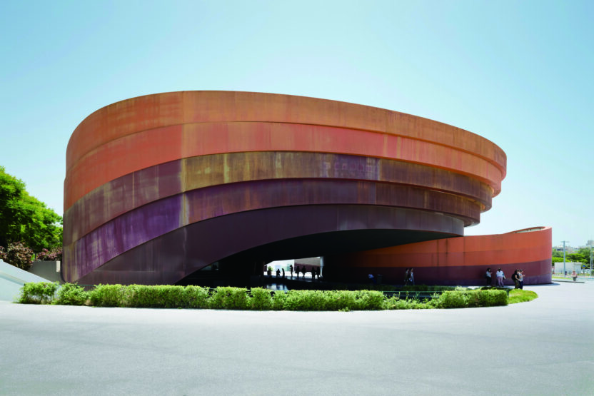 디자인을 소재로 하는 아티스트 론 아라드 12 161027000000510 O