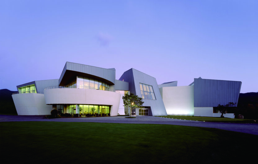 건축이라는 이름의 실험 민성진 4 170529000000331 O