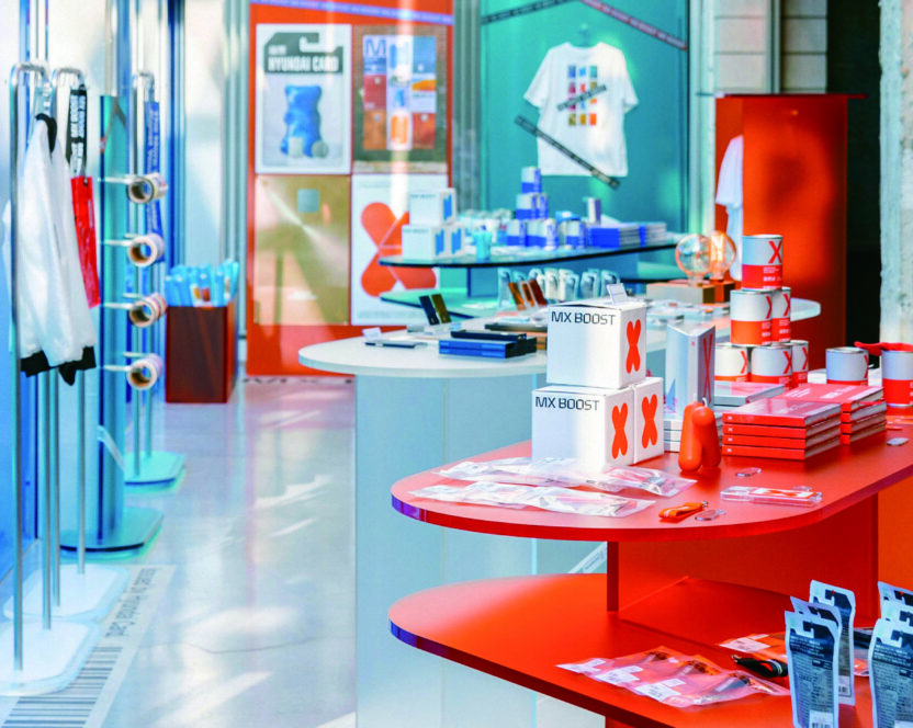 카드 디자인을 ‘하드캐리’하는 굿즈현대카드 MX 부슷템 3 210225000000276 O