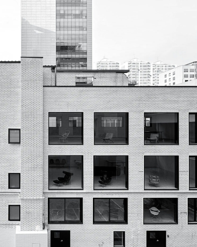 성수동에 모인 디자인 가구들 16 443497688 462547392963011 4155220510905293236 n 복사