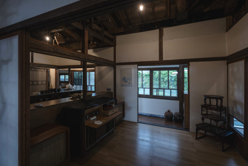 100년 가옥 오초량에서 만난 〈에디터갑의 집〉 26 4X5 8003