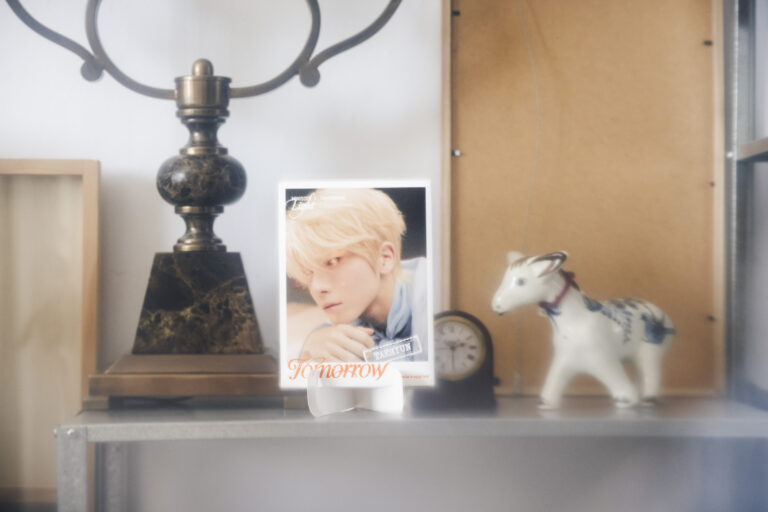 [케이팝 디자인 언박싱] 빅히트 뮤직 브랜드 디자이너 최세열의 〈minisode 3: TOMORROW〉 앨범 디자인 ①