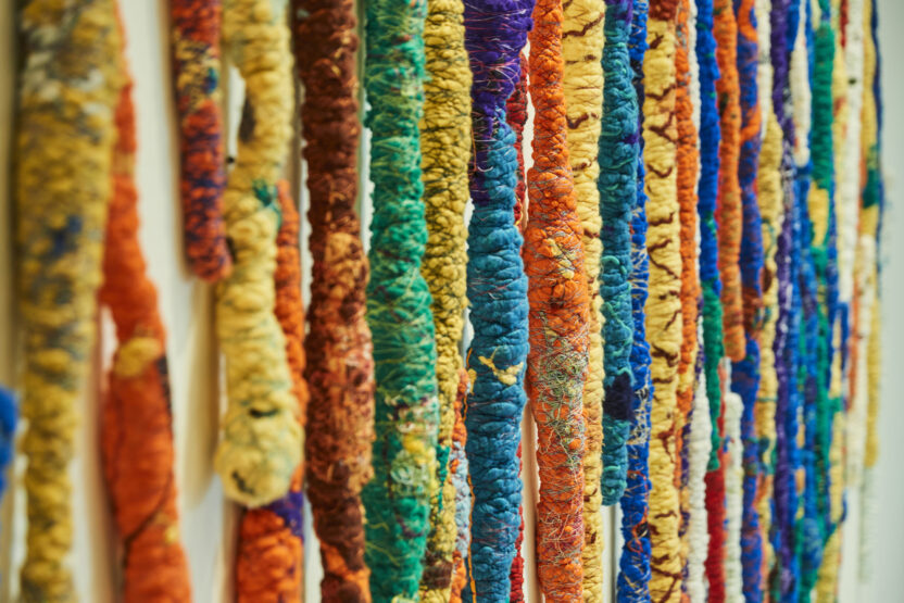 에스파스 루이 비통 서울에 ‘착륙’한 셰일라 힉스 7 ELVS SHEILA HICKS BATONS DE PAROLE 2 복사
