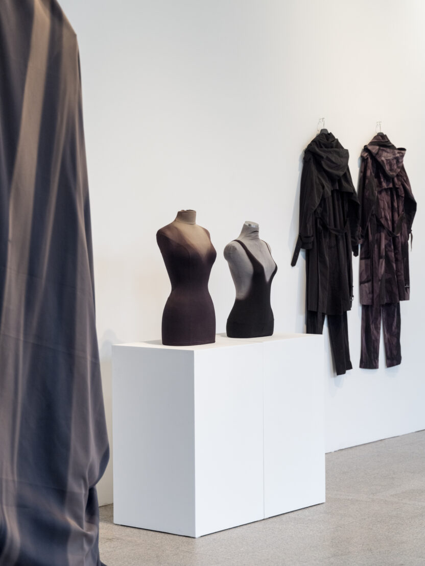 크리에이티브 디렉터: 지용킴의 김지용 1 JiyongKim Exhibition at Space ISU3