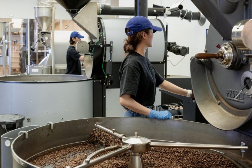 부산을 찾는 이유가 된 브랜드, 모모스커피 이현기 대표 16 resize 영도 로스터리