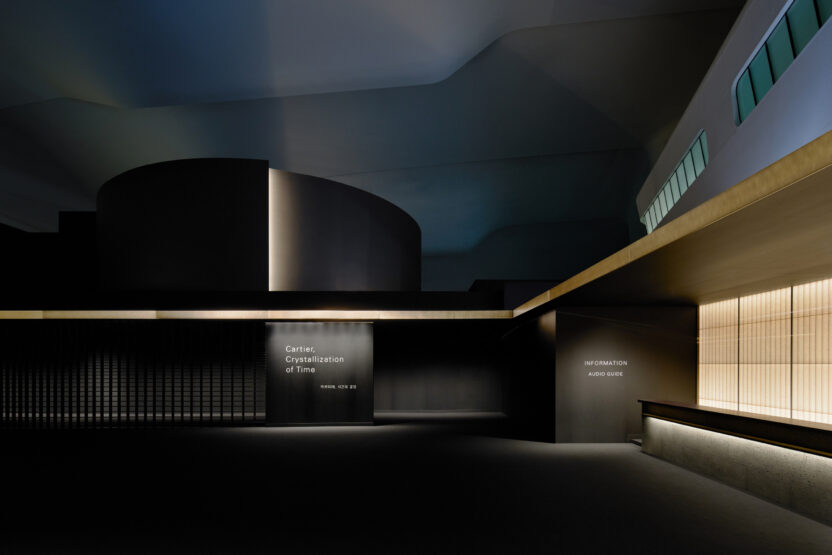 〈까르띠에, 시간의 결정〉을 관람하는 4가지 포인트 11 까르띠에 시간의 결정 전시장 내 ©Cartier ©Victor Picon