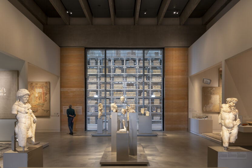 지속 가능한 건축, 〈미래긍정: 노먼 포스터, 포스터 + 파트너스〉전 13 나르보 비아 박물관 ⓒ 나이절 영 포스터 파트너스