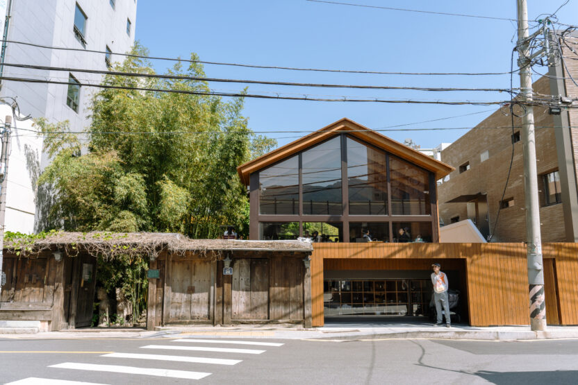 부산을 찾는 이유가 된 브랜드, 모모스커피 이현기 대표 4 리뉴얼 온천장 매장전경