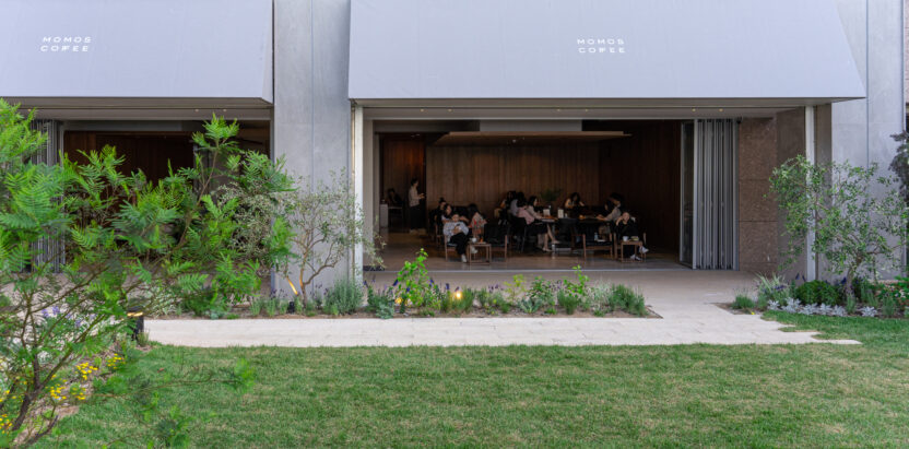 부산을 찾는 이유가 된 브랜드, 모모스커피 이현기 대표 2 마린시티 매장 전경 1