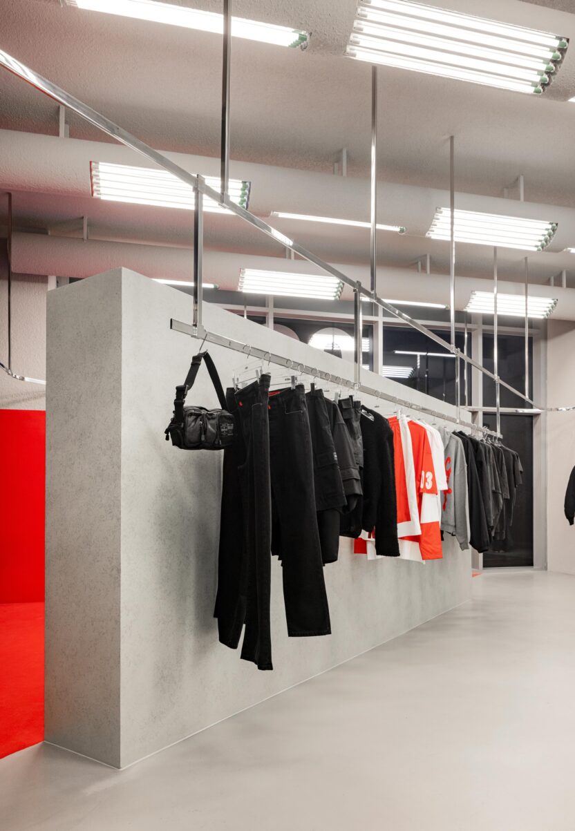 '032c'의 첫 글로벌 스토어, 서울에 상륙하다 8 무신사 트레이딩 사진자료 032c 갤러리 서울 사진 4 min