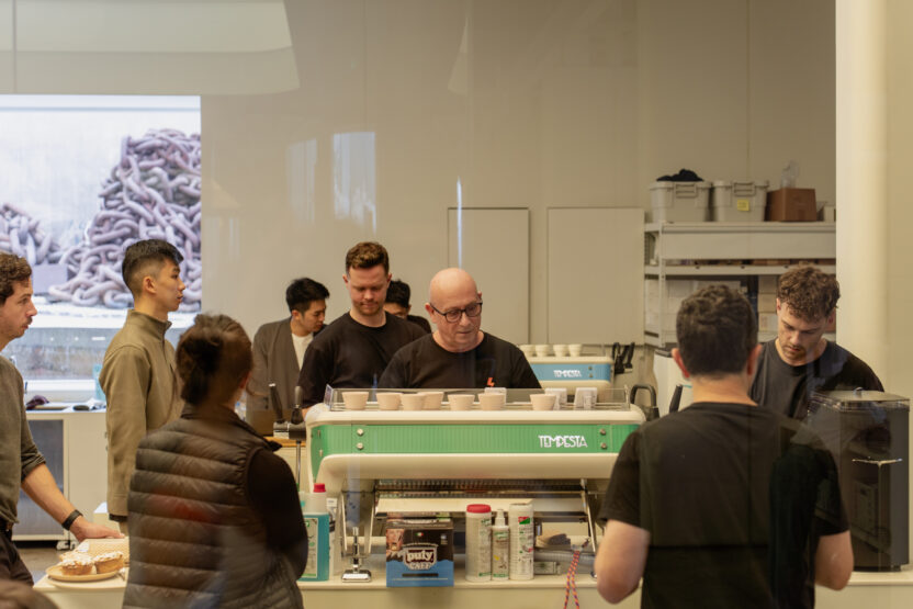 부산을 찾는 이유가 된 브랜드, 모모스커피 이현기 대표 18 영도 랩실 1