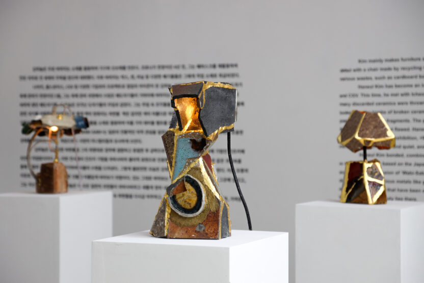 테이블 램프가 된 폐도자기 2 전시장 전경 8