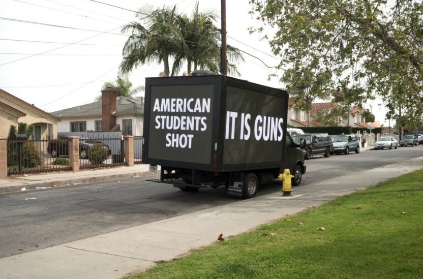 세계에서 가장 긴 LED 디스플레이 작품? 18 18