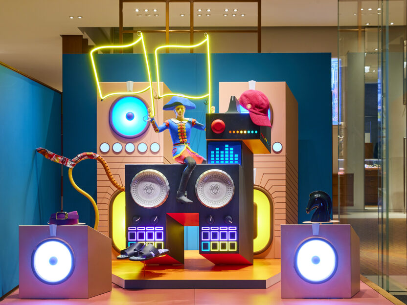 메종 에르메스 도산 파크 여름 윈도 디스플레이 3 2024 여름 메종 에르메스 도산 파크 윈도 디스플레이 잭슨홍 사진 김상태 5