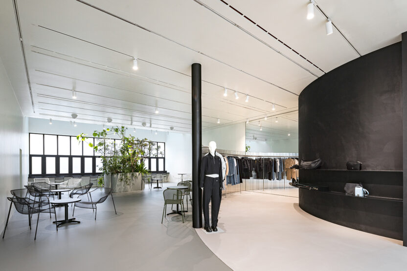 한국 옷 사러 오픈런? 세계를 홀린 K패션 열풍 2 3 2