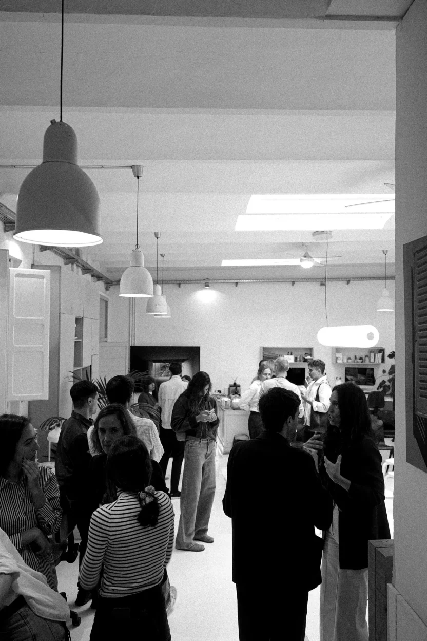 자라 카페? 에르메스 신문 가판대? 스페인 'Wozere Studio' 24 DSC 06216 dc3381600c