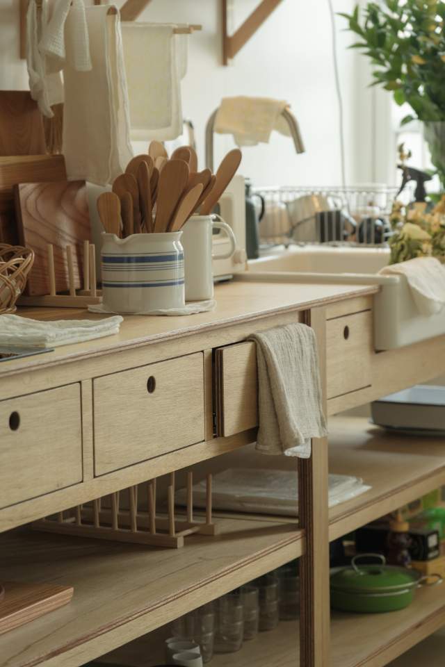 흰(hiin), 남편이 만든 나무 도구와 아내가 만든 흰 물건들 6 KakaoTalk 20240613 180447107 01