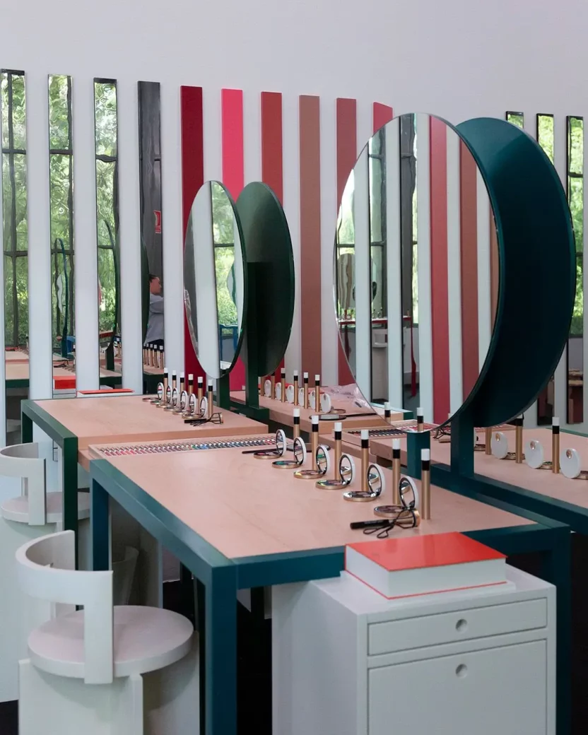 자라 카페? 에르메스 신문 가판대? 스페인 'Wozere Studio' 15 vertical interior 09 11edec26ba