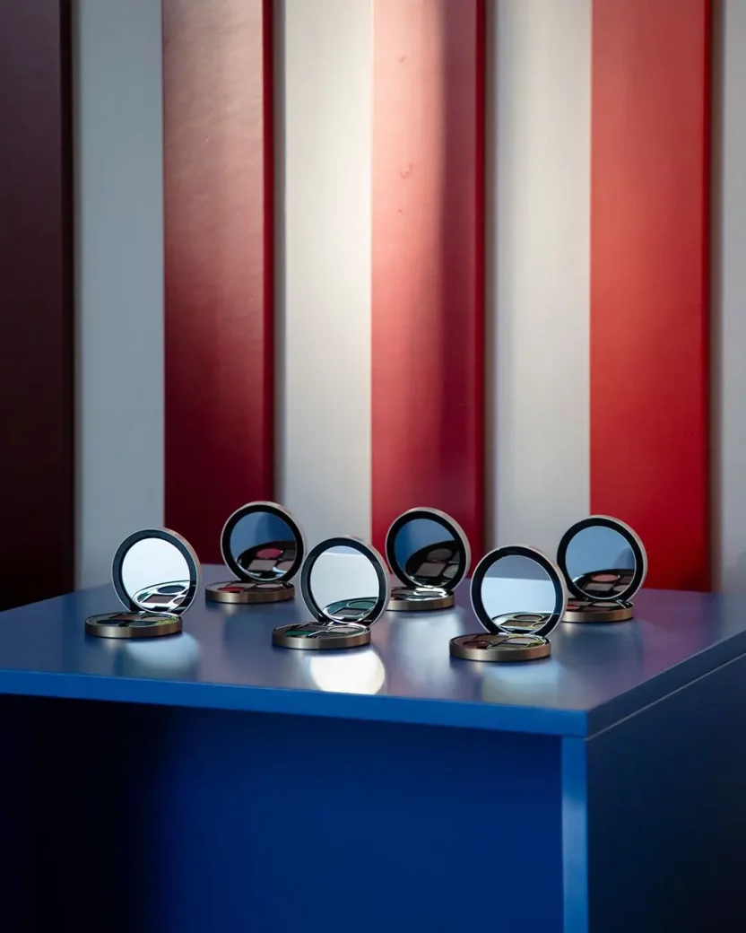 자라 카페? 에르메스 신문 가판대? 스페인 'Wozere Studio' 16 vertical interior 13 a3b9cf3a64