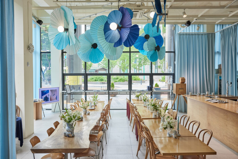 로얄코펜하겐의 크리에이티브 디렉터 재스퍼 닐슨 4 로얄코펜하겐 전시카페 이미지10