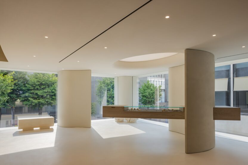 가죽에서 영감 받은 공간 디자인, 폴렌느 플래그십 스토어 2 폴렌느Polene 국내 최초 매장 가로수길에 새롭게 오픈… 가죽에서 영감 받은 공간 ‘눈길6