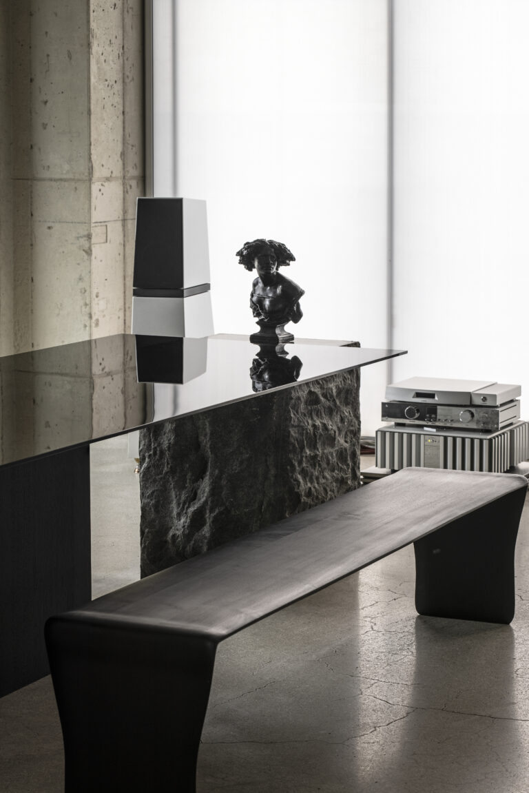 벽 속에 스며든 각자의 이야기, 와셀로 7 벽 속에 스며든 각자의 이야기, 와셀로