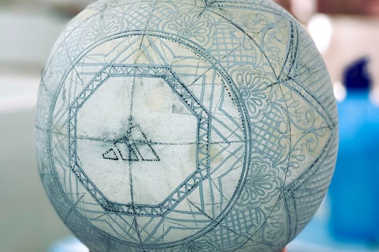 아디다스가 멕시코의 장인과 만나면? 21 20