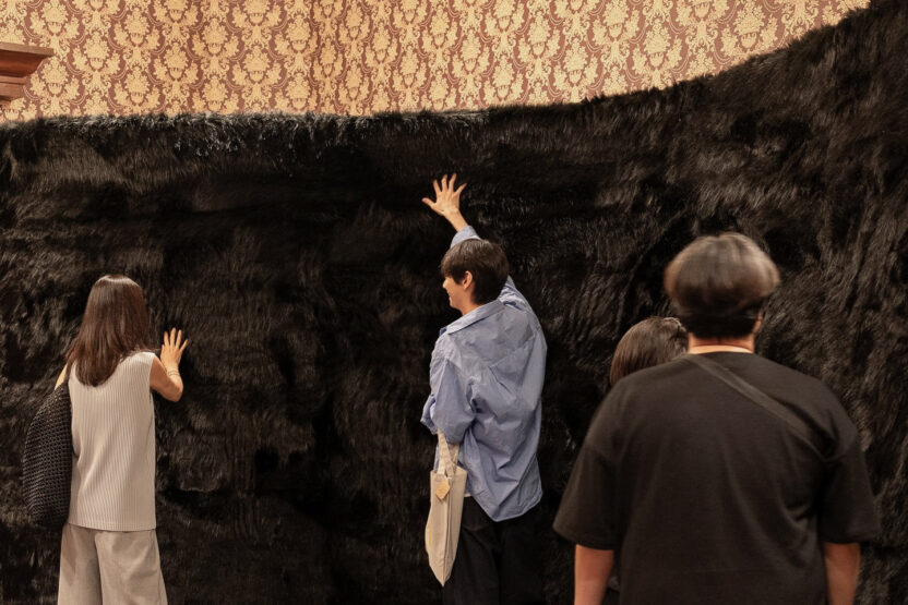 디스트릭트가 100년 넘은 옛 서울역에 펼친 다감각적 몰입의 세계 10 448741126 830126129078594 4661306555963801662 n 복사 2 2