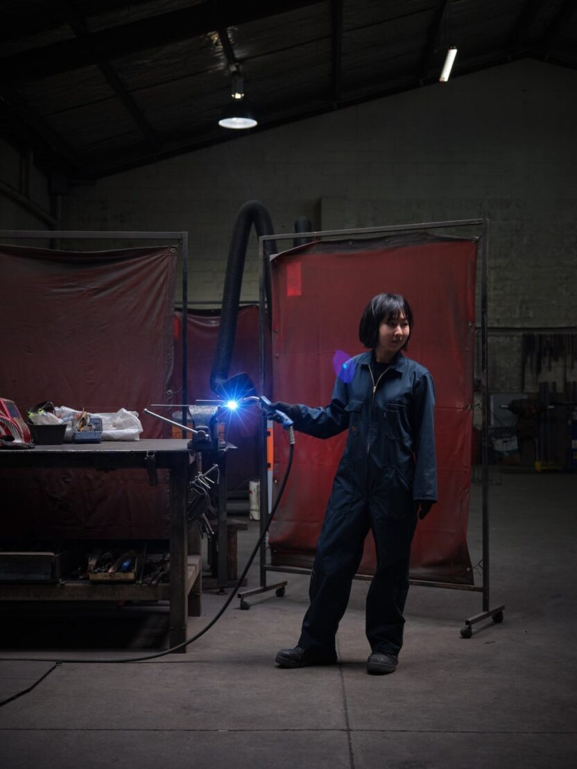 한옥을 빼곡히 채운 스테인리스 스틸 배관, <이요나: 공간 배치 서울>전 4 5