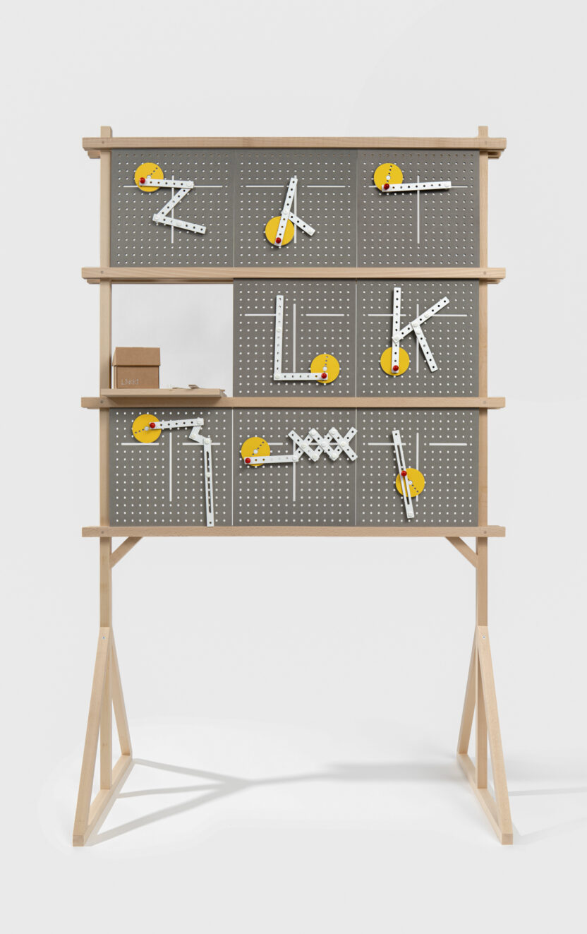 바우하우스와 말레비치에게 영감 받은 융합 교구, 링키(LINKKI) 4 linkki wall 1