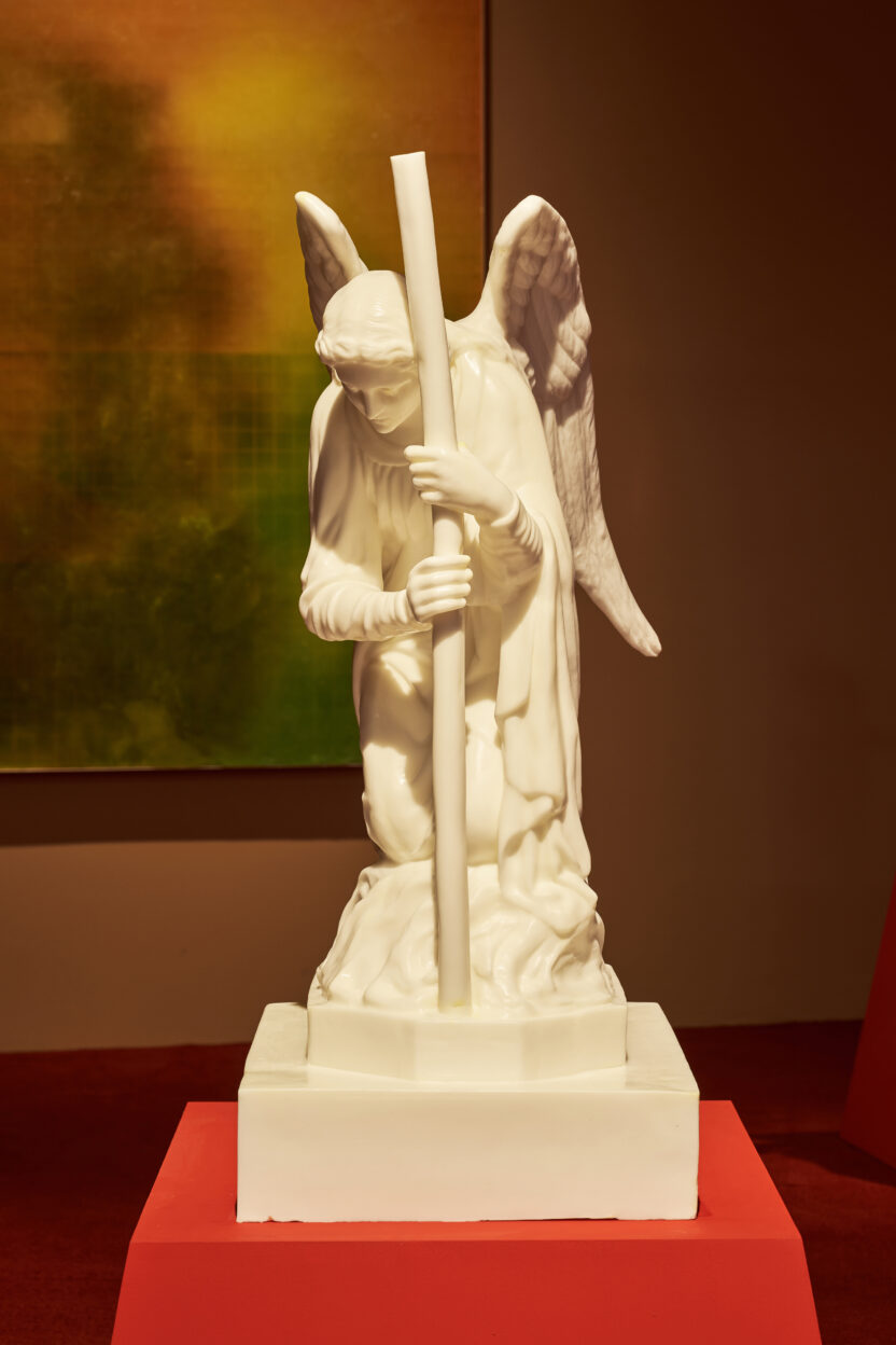 빛과 향기를 품은 ‘비누’ 천사들을 만나다 9 엔젤 시리즈 B 2024 비누 향유 116×70×50cm 복사