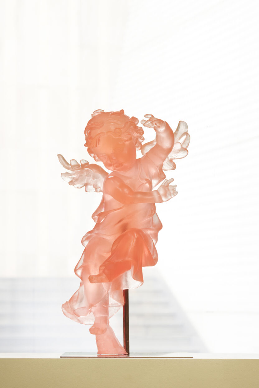 빛과 향기를 품은 ‘비누’ 천사들을 만나다 5 엔젤 시리즈 DR 2024 비누 안료 향유 66×35×25cm 복사