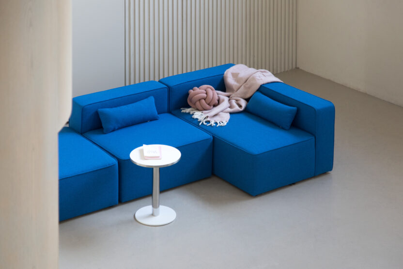 보편성이 담긴 자전적 이야기, 무니토 1 타임리스소파