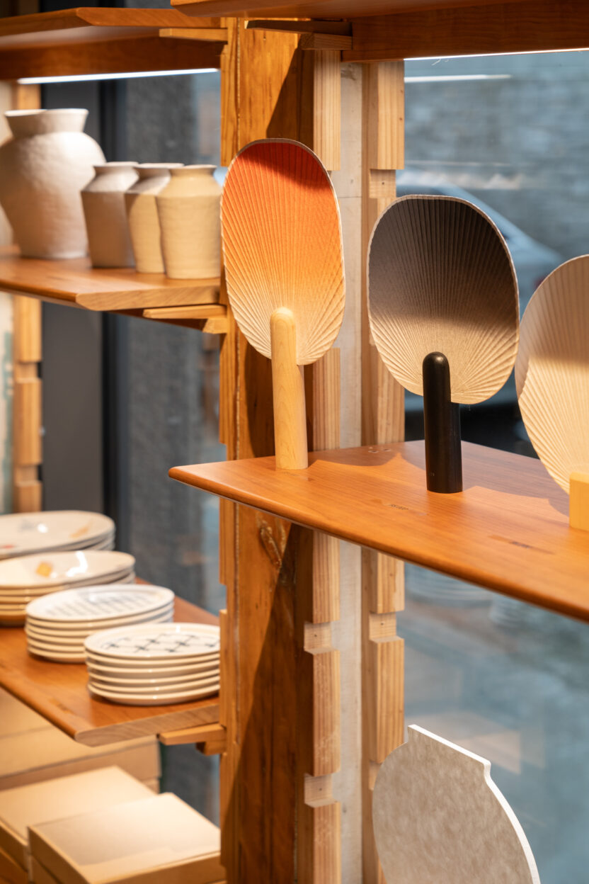 같이 서울, 스탠다드에이가 기획한 북촌 한옥마을의 선물 가게 15 2407 kkachi 09812