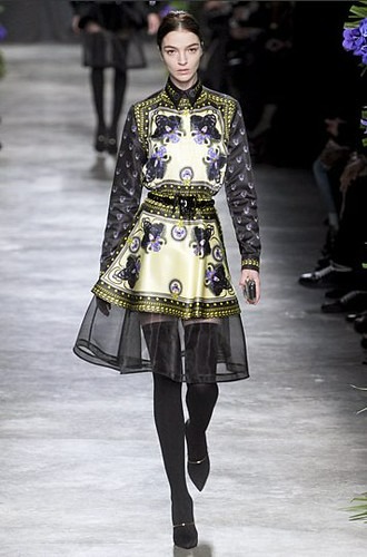 패션 하우스와 크리에이티브 디렉터, 전설의 아이코닉 컬렉션 7 27 27