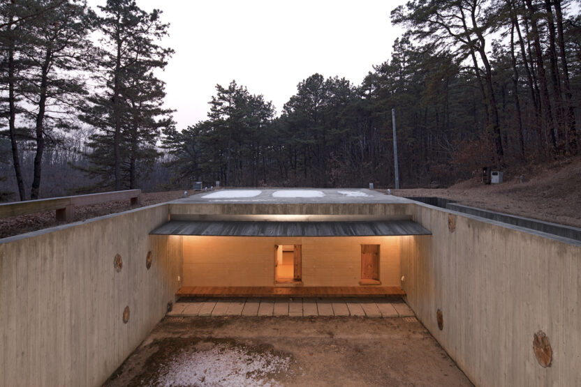 내가 꿈꾸는 삶과 집에 관한 58개의 건축 아이디어 5 3.조병수 땅집 2009 황우섭 사진