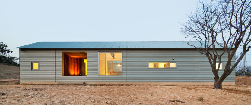 내가 꿈꾸는 삶과 집에 관한 58개의 건축 아이디어 12 34.정현아 와촌리 창고 주택 2012 신경섭 사진 복사