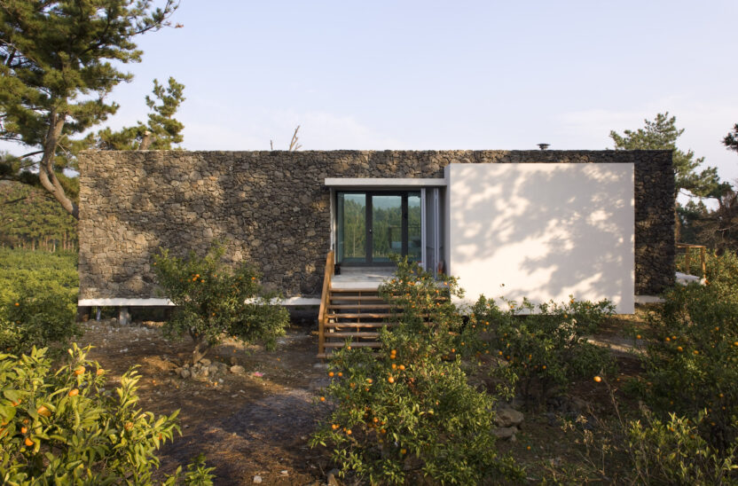 내가 꿈꾸는 삶과 집에 관한 58개의 건축 아이디어 19 57.조재원 뜬 니은자 집 2010 진효숙 사진