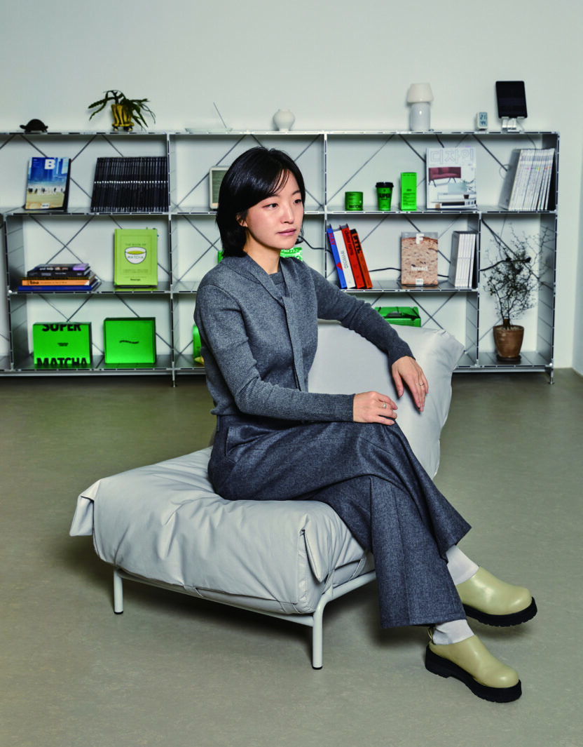 Sung Hyejin 성혜진 1 이 이미지는 대체 속성이 비어있습니다. 그 파일 이름은 231222000000994_O-1-832x1065.jpg입니다