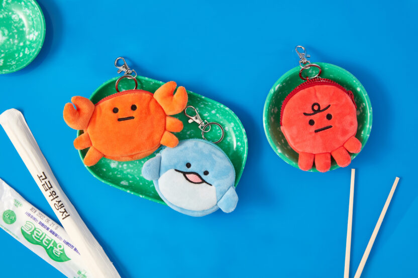 아모레퍼시픽의 크리에이티브 파트너스 프로그램 4 인형파우치 set 01