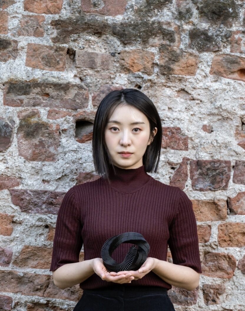 밀라노를 매혹시킨 생분해성 해조류 소재, 디자이너 최수양 1 프로필