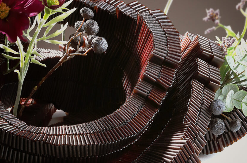 밀라노를 매혹시킨 생분해성 해조류 소재, 디자이너 최수양 11 화병 디테일