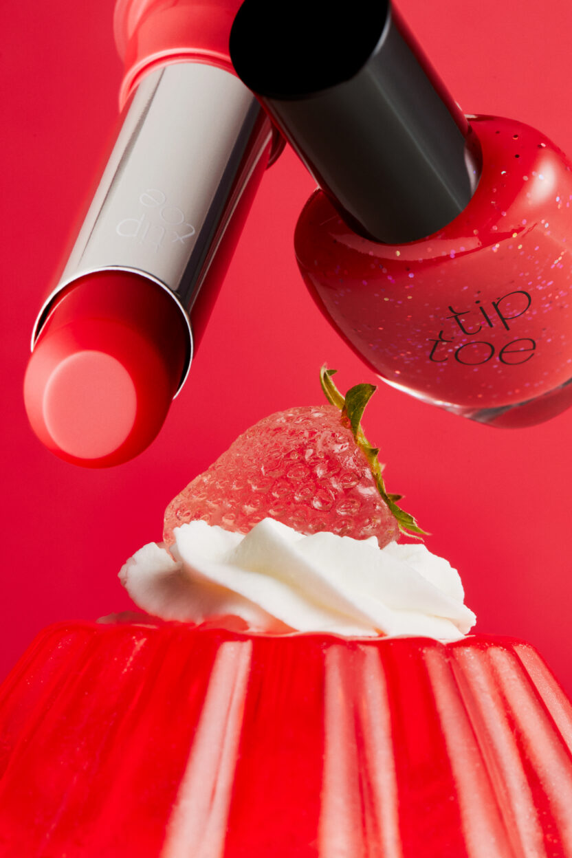 어린 날 향수를 불러일으키는 걸코어 뷰티, 팁토우 14 07 0690