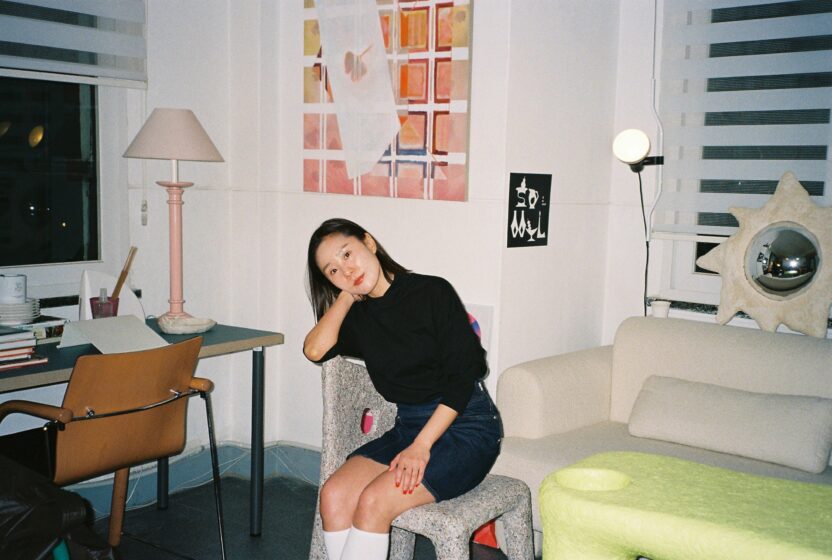 어린 날 향수를 불러일으키는 걸코어 뷰티, 팁토우 1 1. 개인 사진 2