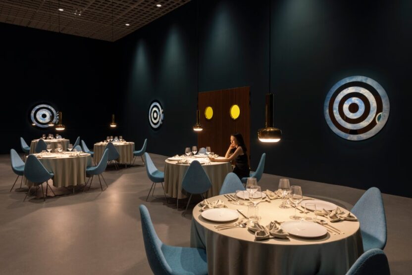 아모레퍼시픽미술관에 들어선 대형 수영장? 엘름그린 & 드라그셋 4 3 2.Elmgreen Dragset The Cloud 2024 Photo Andrea Rosetti